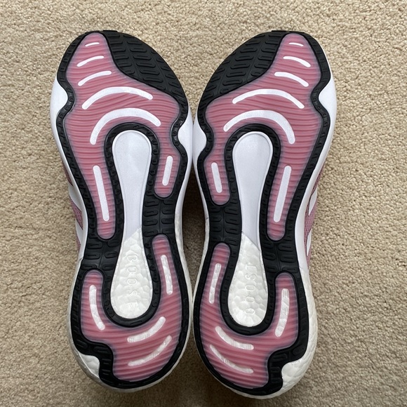 NEW! Women’s Adidas Supernova 2 Sneakers - Picture 9 of 10